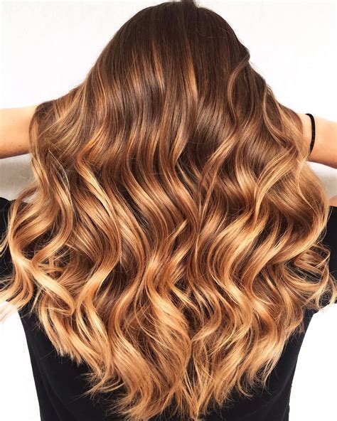 caramel hair color with blonde highlights